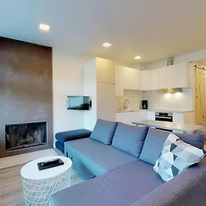 Lakefront Oasis By Harmony Holiday home Whistler