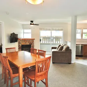 Bear Two Bedroom By Mva Holiday home Whistler